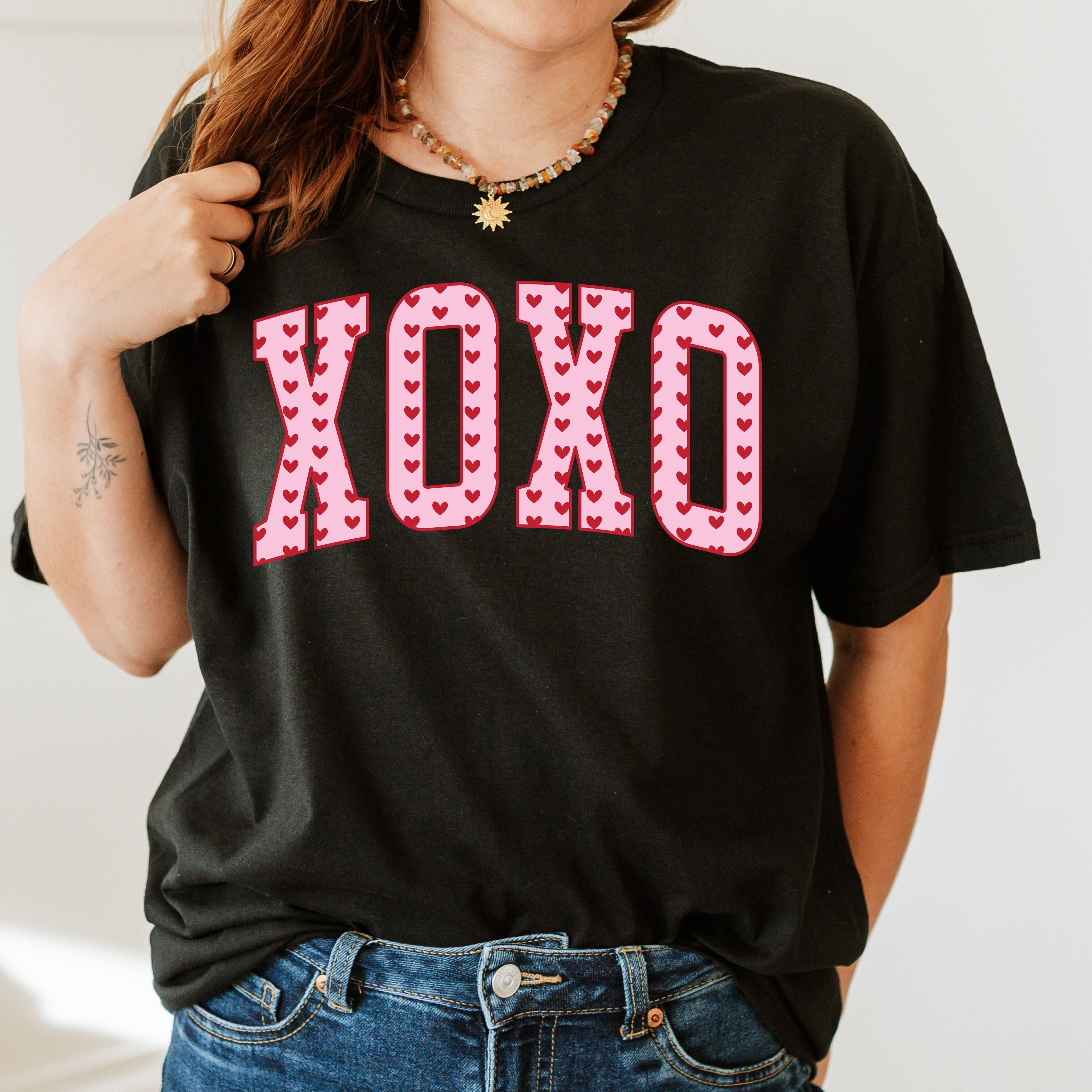 XOXO Valentines Shirt – Cute Hug & Kiss Valentine’s Day Tee