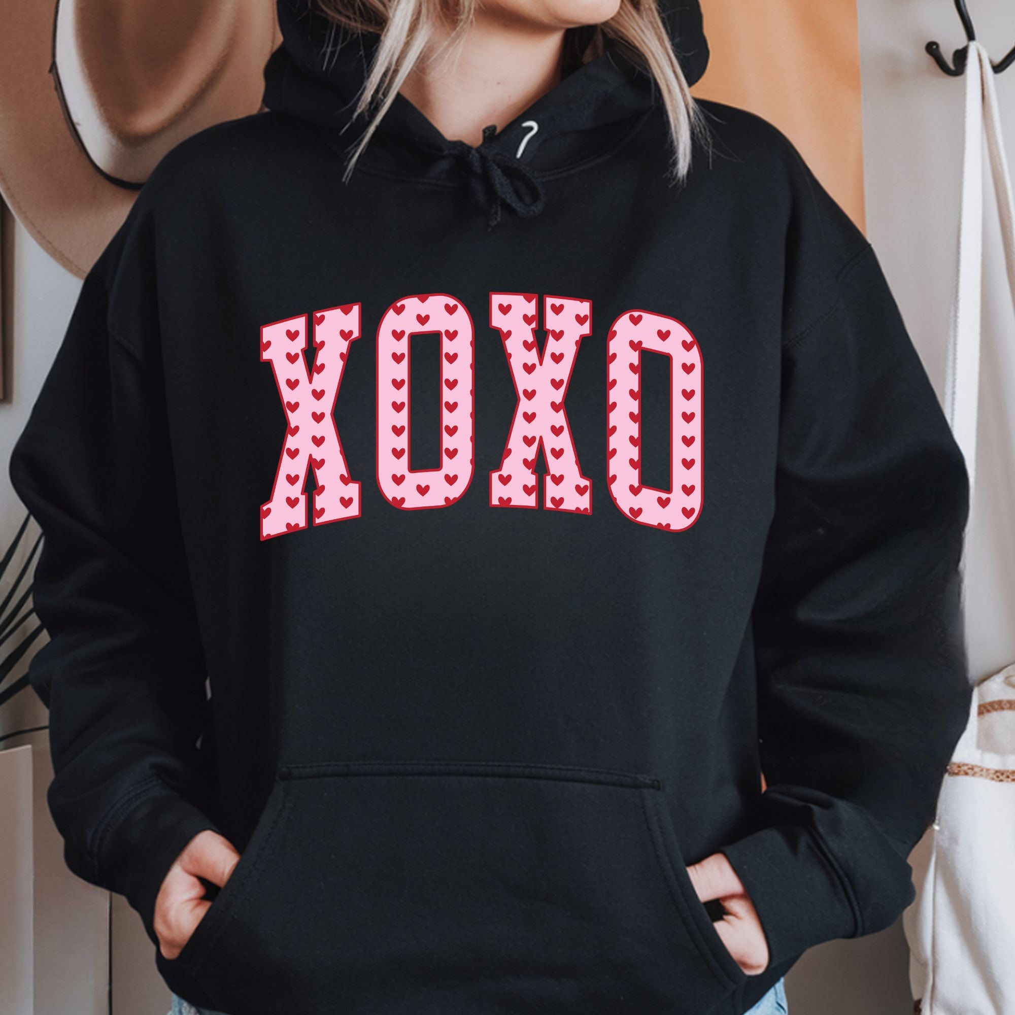 XOXO Retro Valentines Hoodie – Cozy Valentine’s Day Hoodie